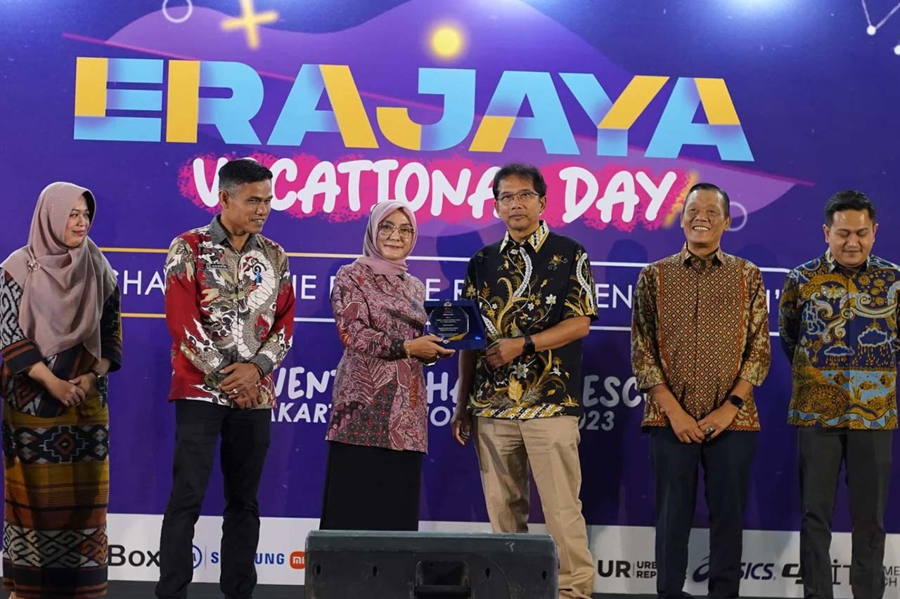 Erajaya Group Collaboration With Kemendikbudristek Presents "Erajaya Vocational Day"